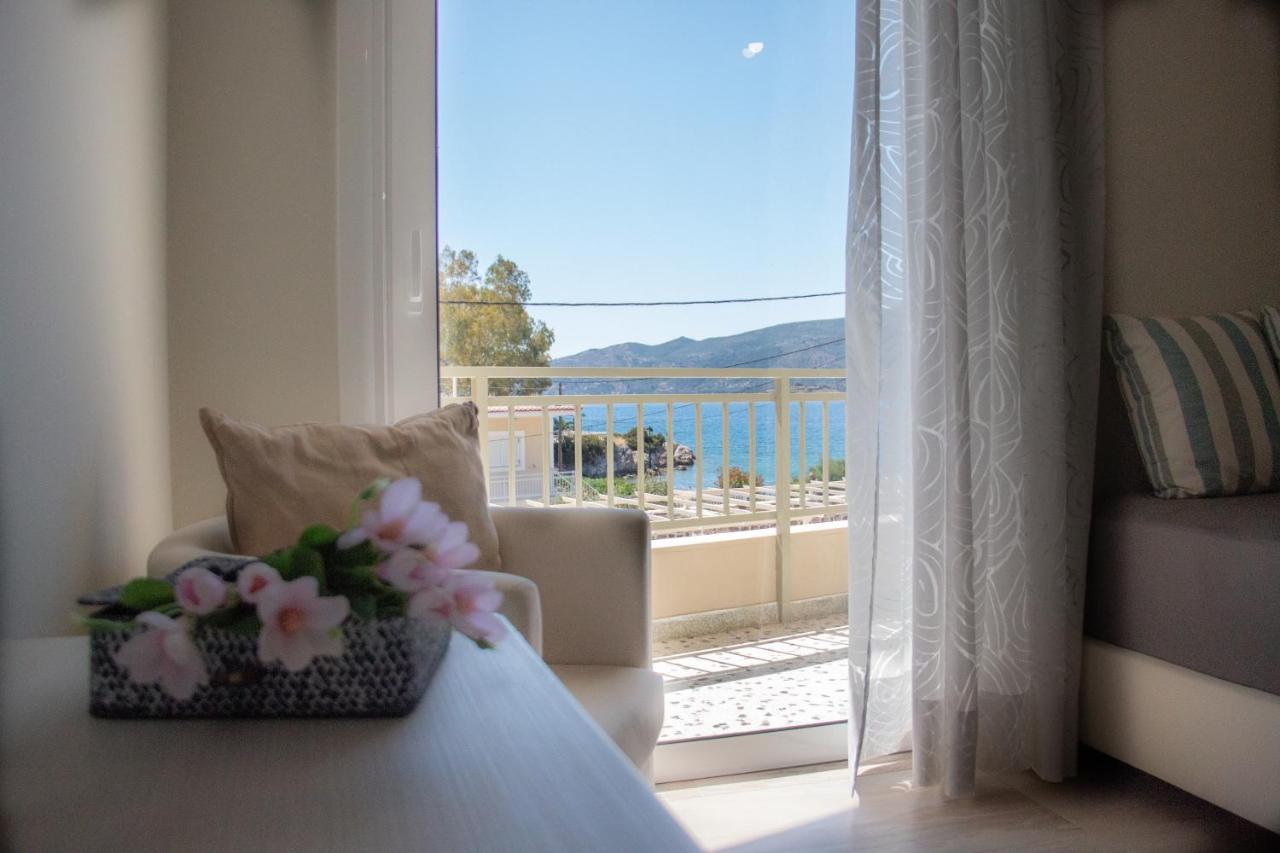 Helen Hotel Poros Town Exterior foto